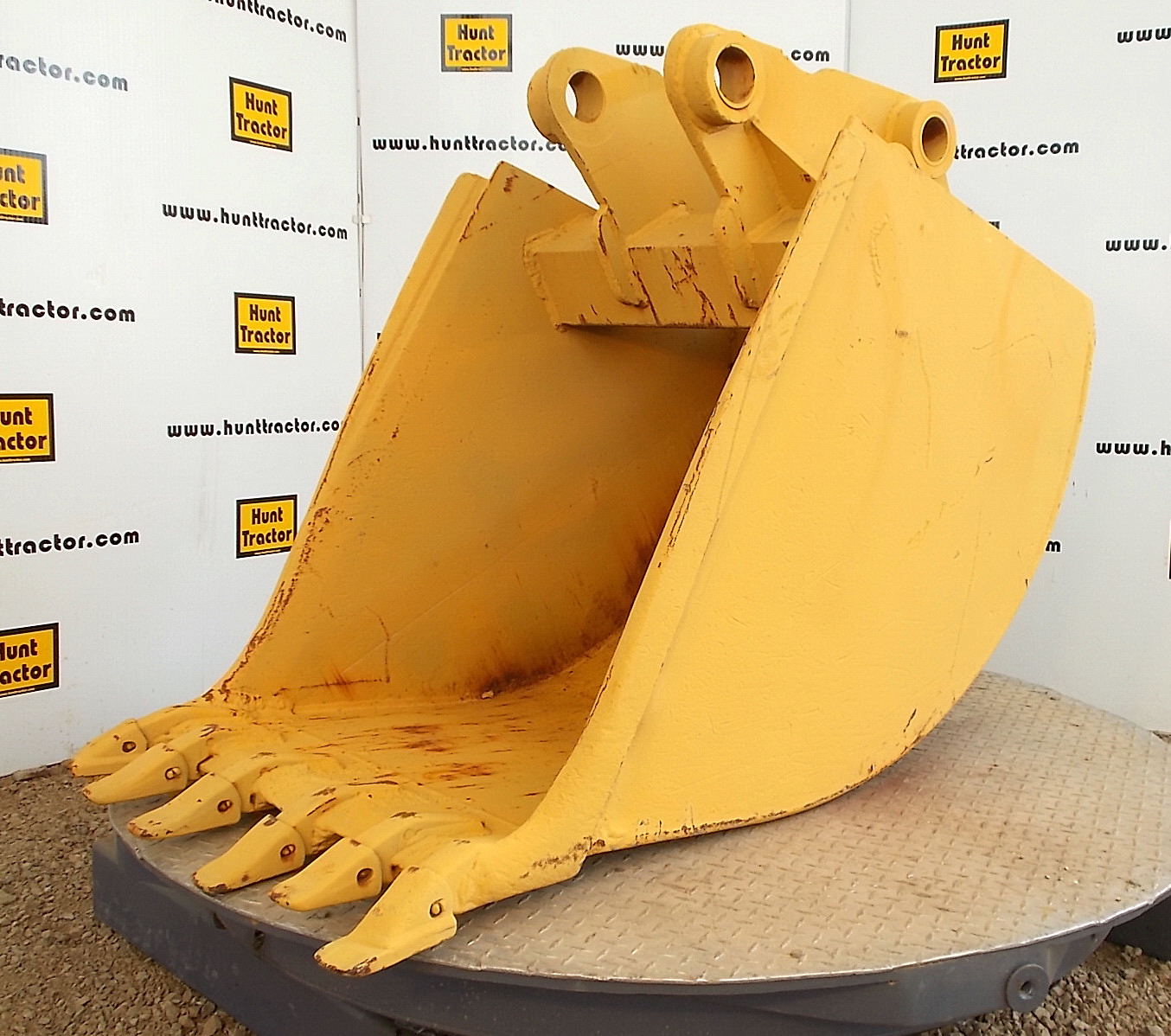 Attachment Zone Used 30" John Deere 710B PinOn Backhoe Bucket For Sale