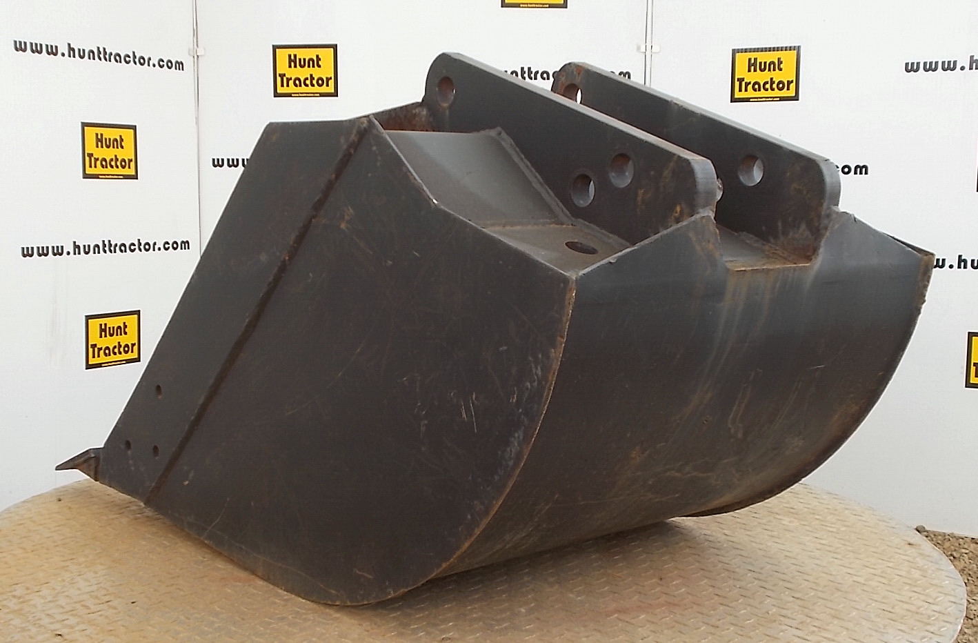 Attachment Zone Used 30 Ford 3400 Pin On Backhoe Bucket For Sale