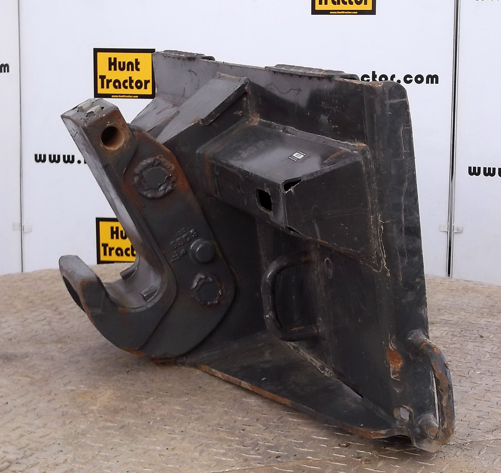 Attachment Zone Used Universal Skid Steer to Bobcat XChange Adapter