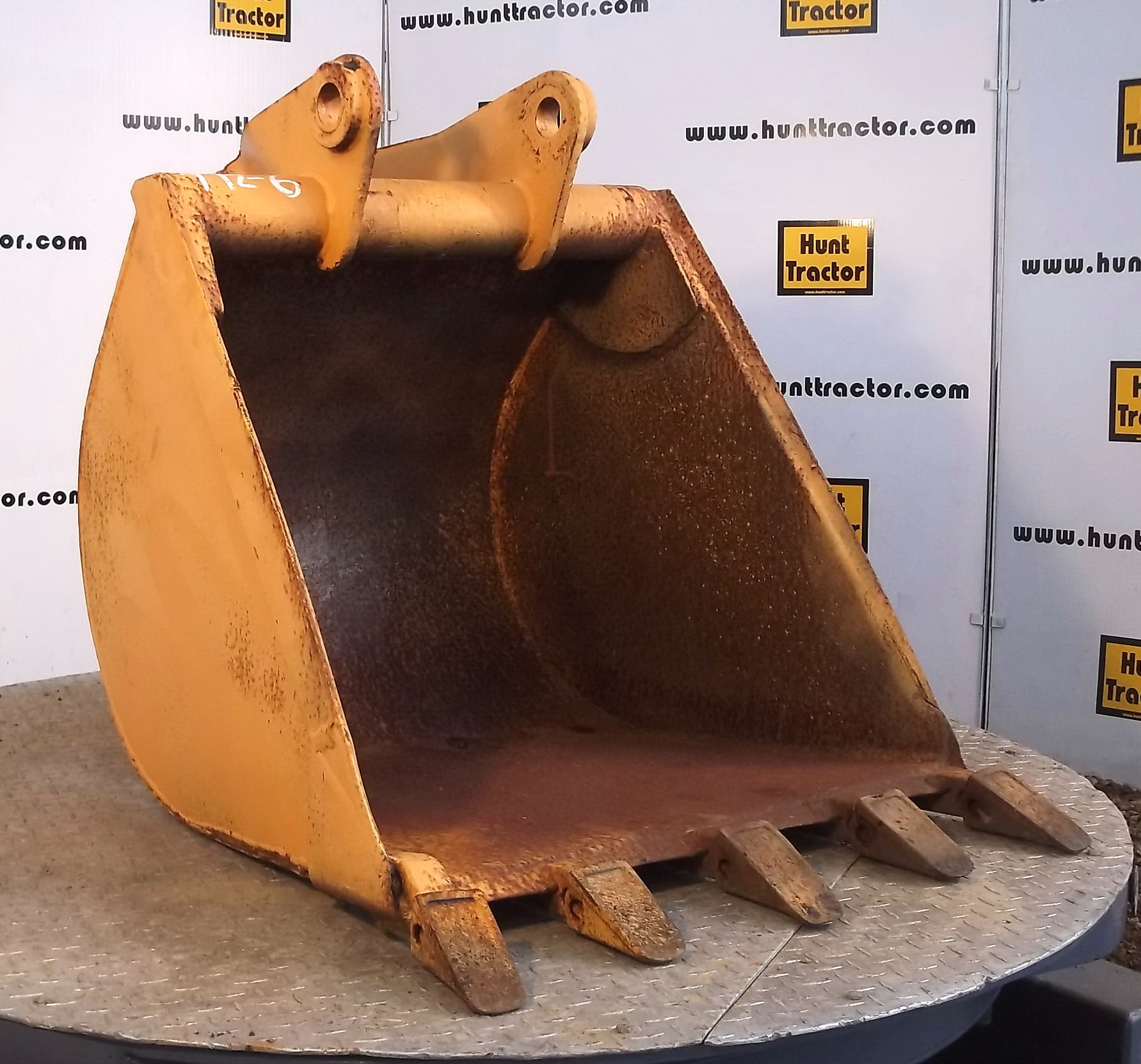 Attachment Zone Used 30" PinOn Backhoe Bucket For Sale