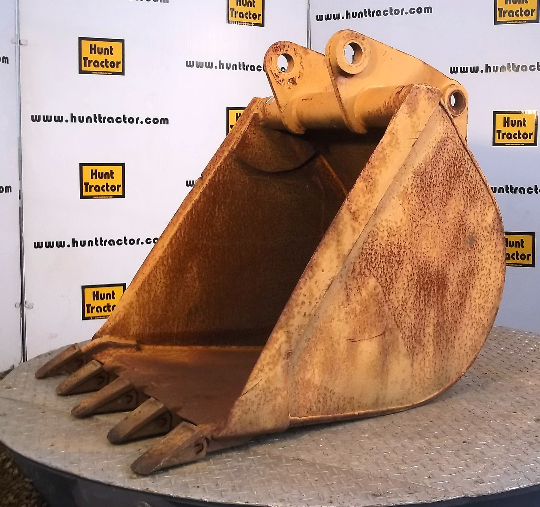 Attachment Zone Used 30" PinOn Backhoe Bucket For Sale