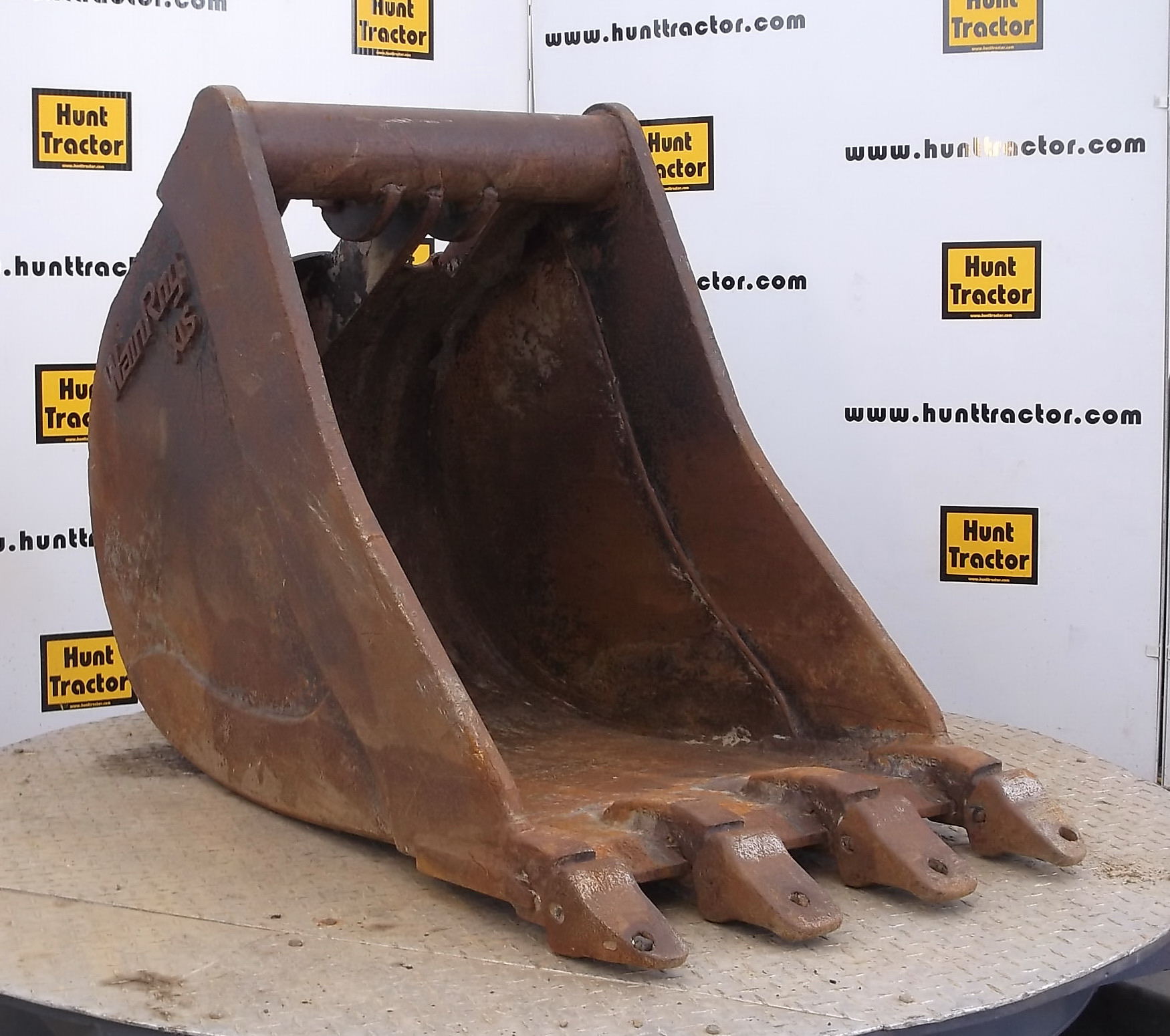 Attachment Zone Used 24" 1/2 Yd WainRoy XLS Excavator Bucket For Sale