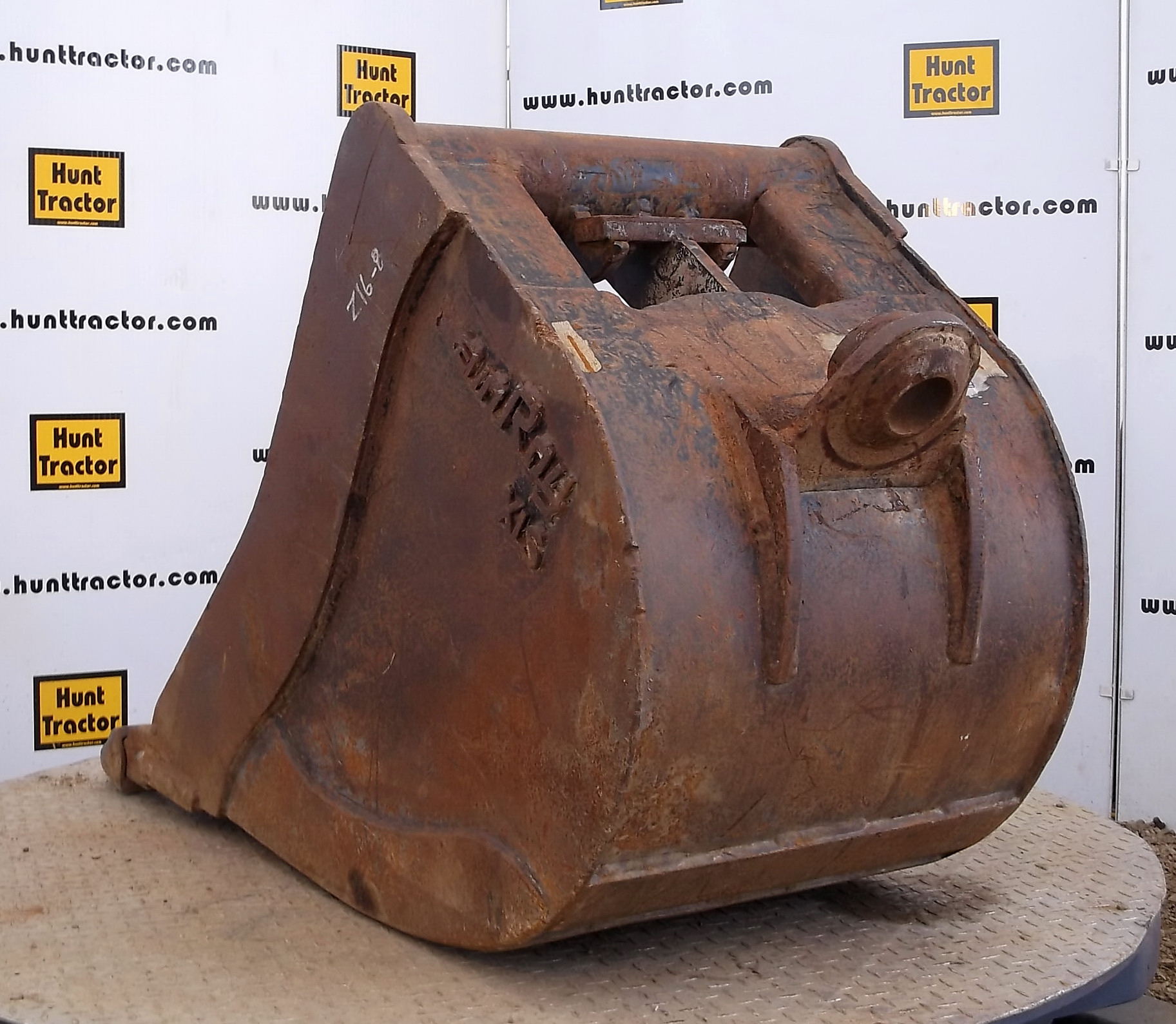 Attachment Zone Used 24" 1/2 Yd WainRoy XLS Excavator Bucket For Sale