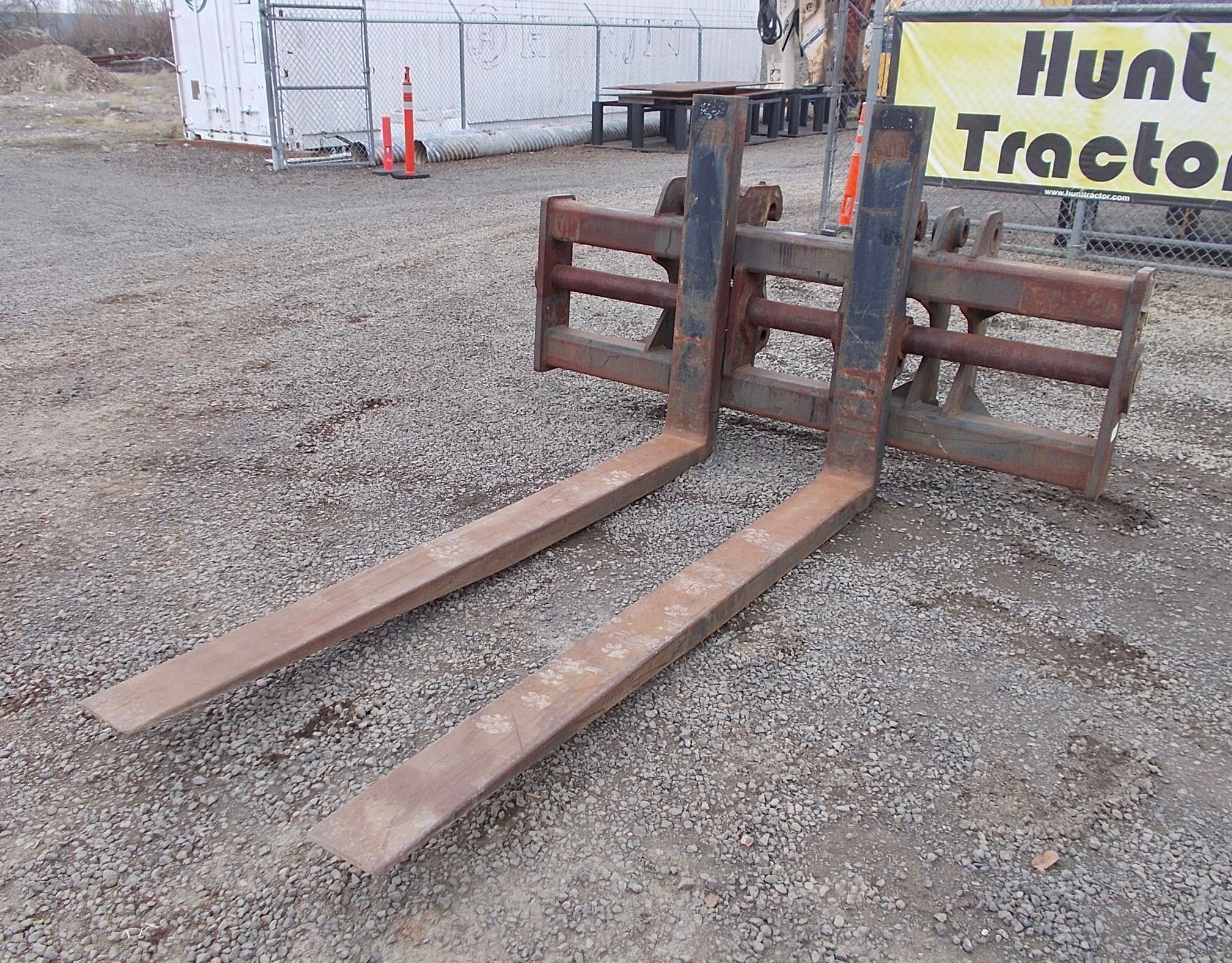 Attachment Zone Used CAT IT28 Quick Change Forks For Sale