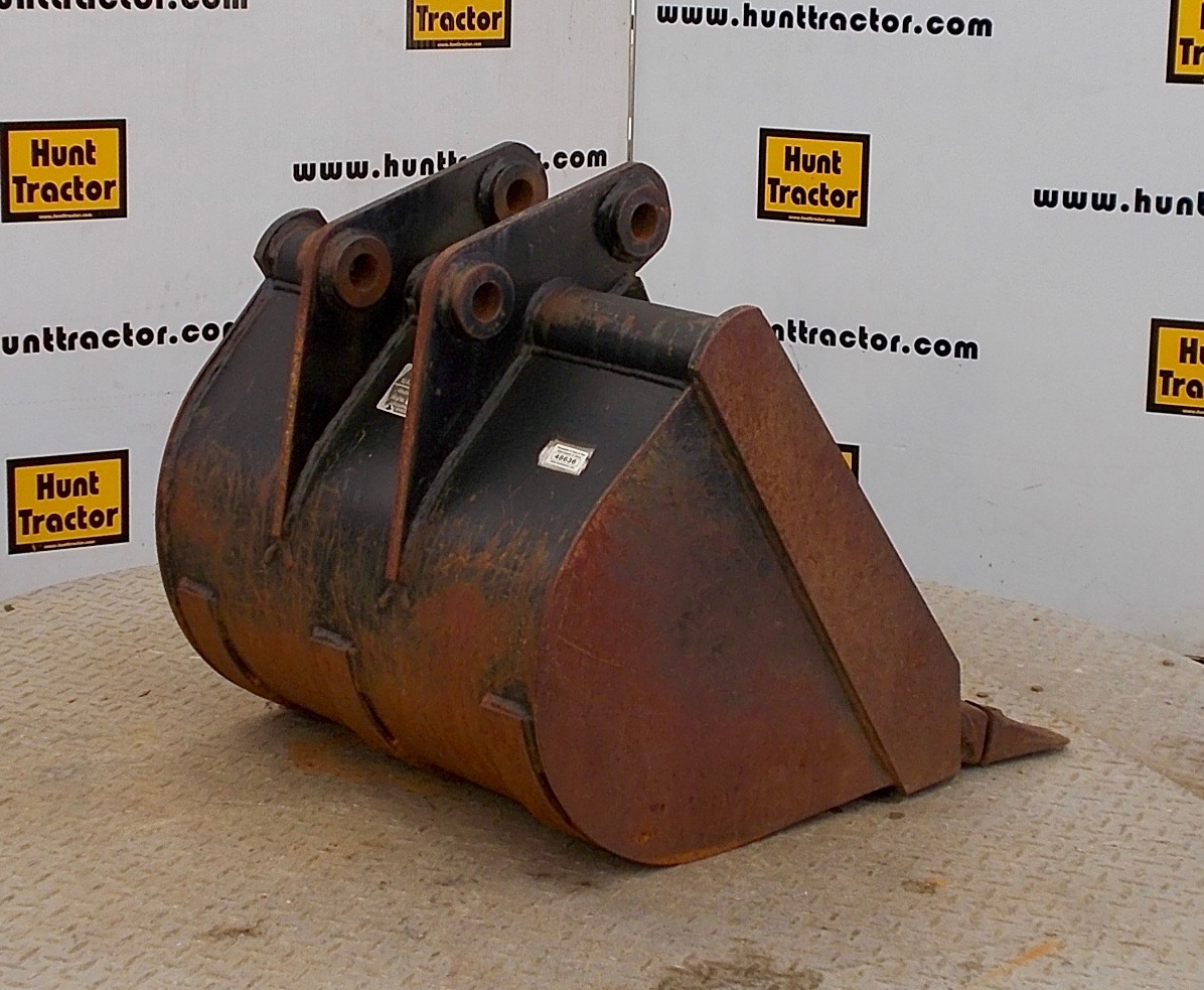 Attachment Zone Used 24" Kubota BH90 PinOn Backhoe Bucket For Sale