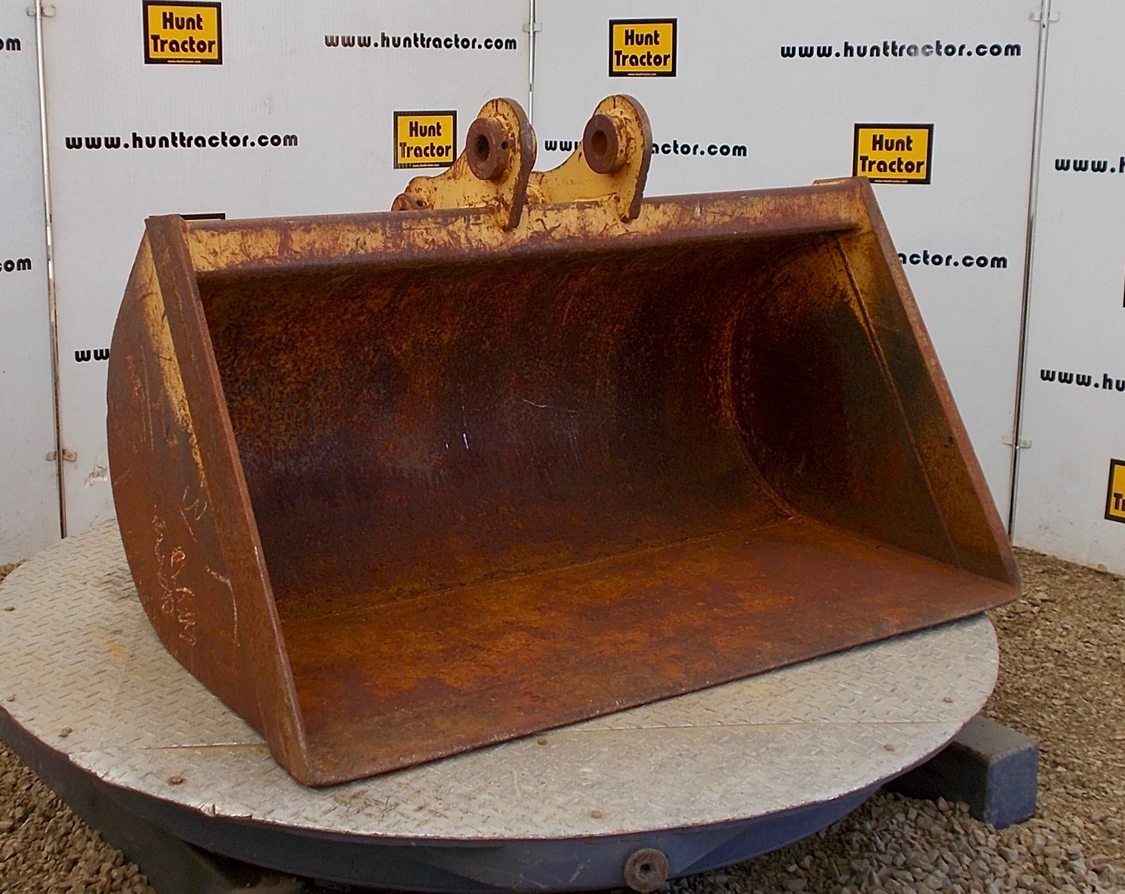 Attachment Zone Used 48" Kubota KX0404 PinOn MiniExcavator Bucket