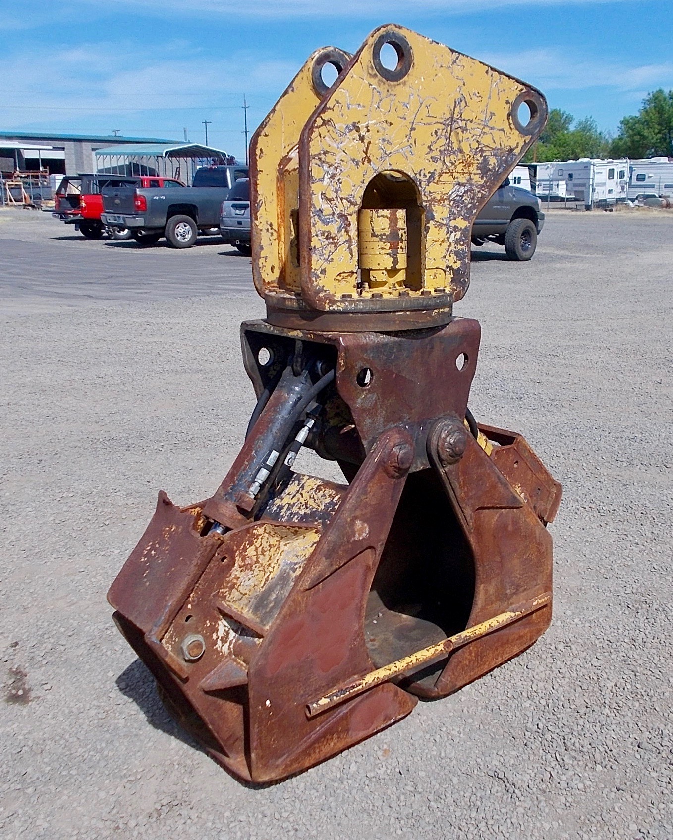Attachment Zone Used PinOn Clamshell Bucket For Sale