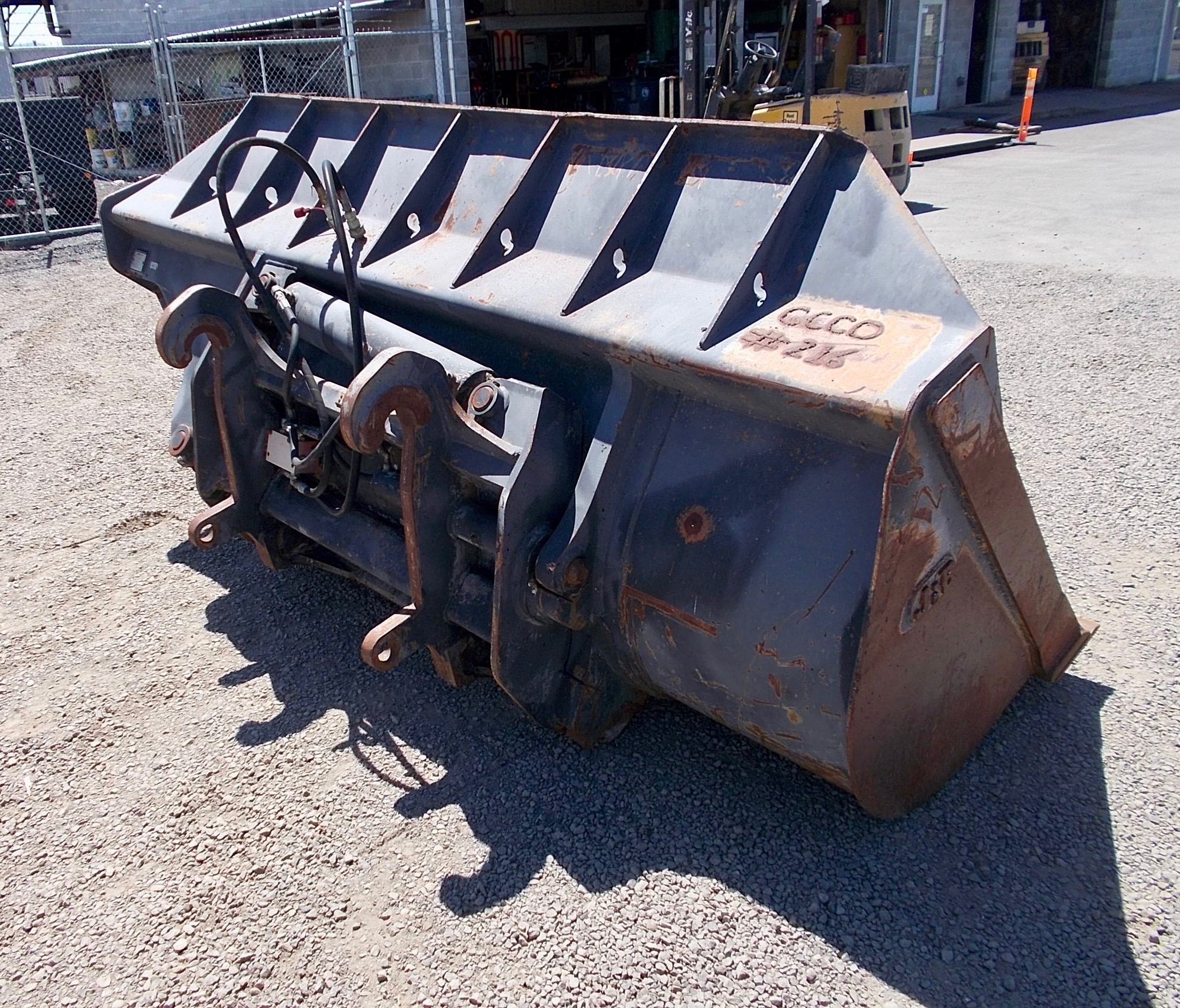 Attachment Zone Used 124" JRB 418 Quick Change Side Dump Loader Bucket For Sale