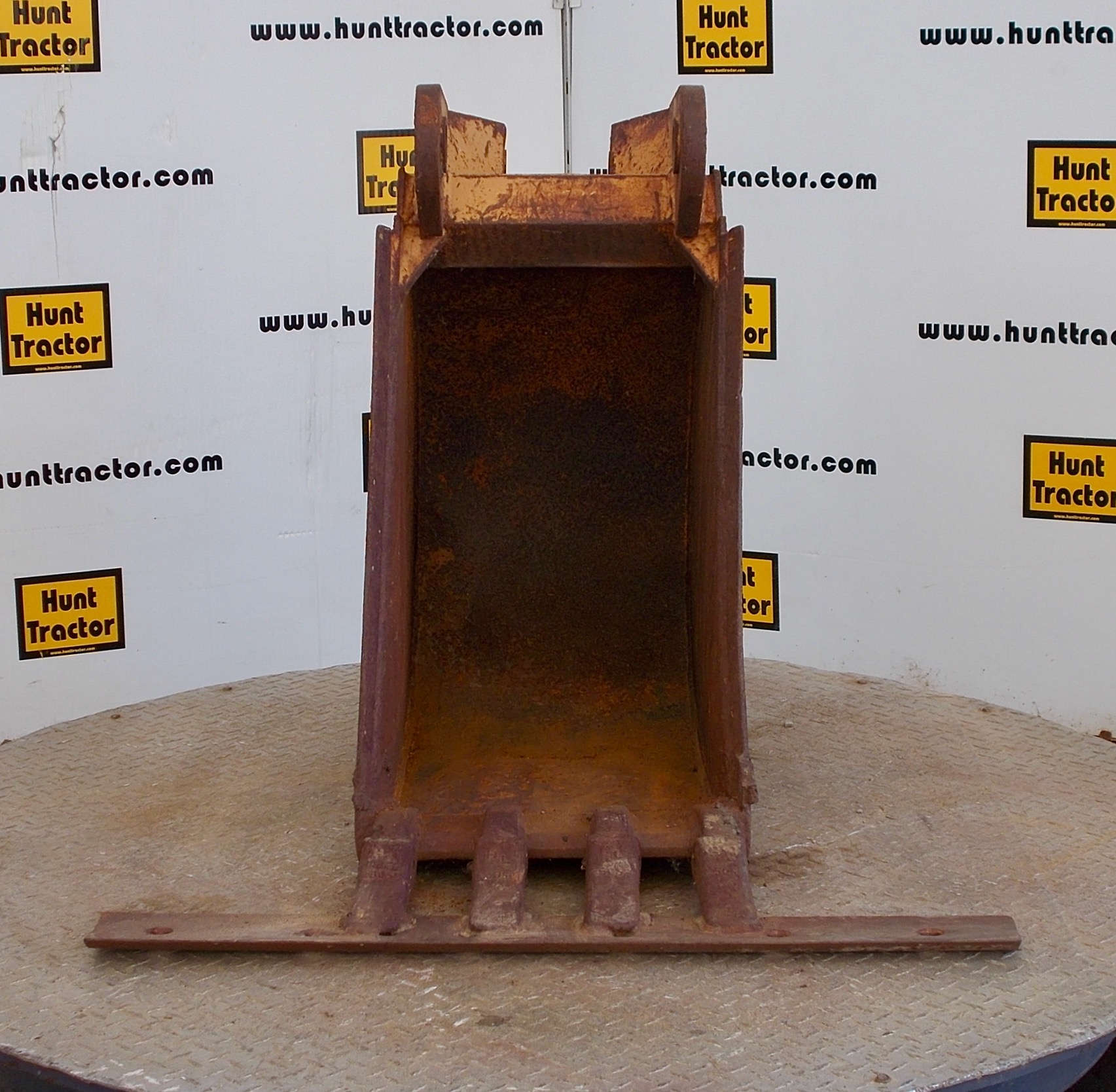 Attachment Zone Used 16" Case 580C PinOn Backhoe Bucket For Sale