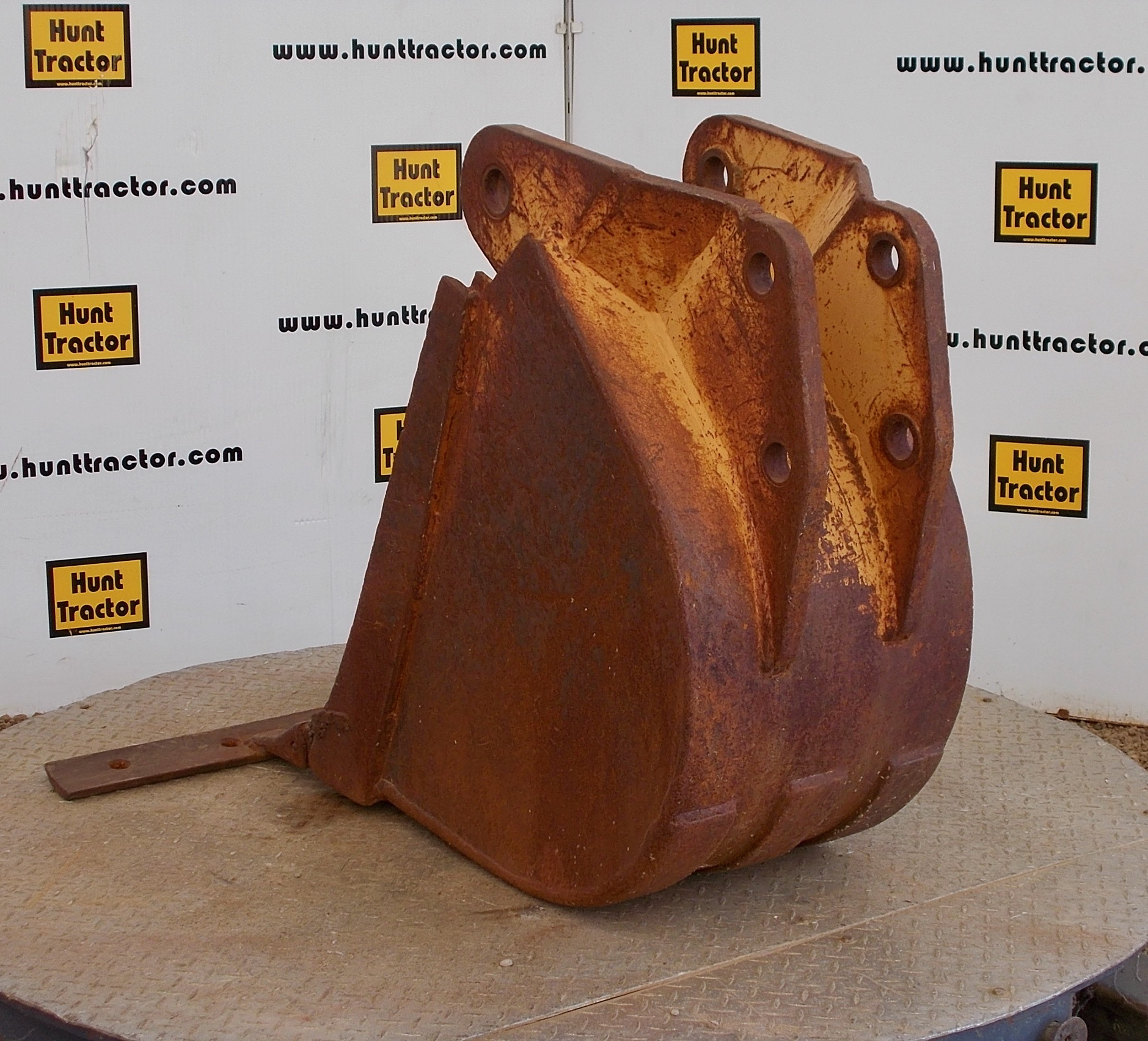 Attachment Zone Used 16" Case 580C PinOn Backhoe Bucket For Sale