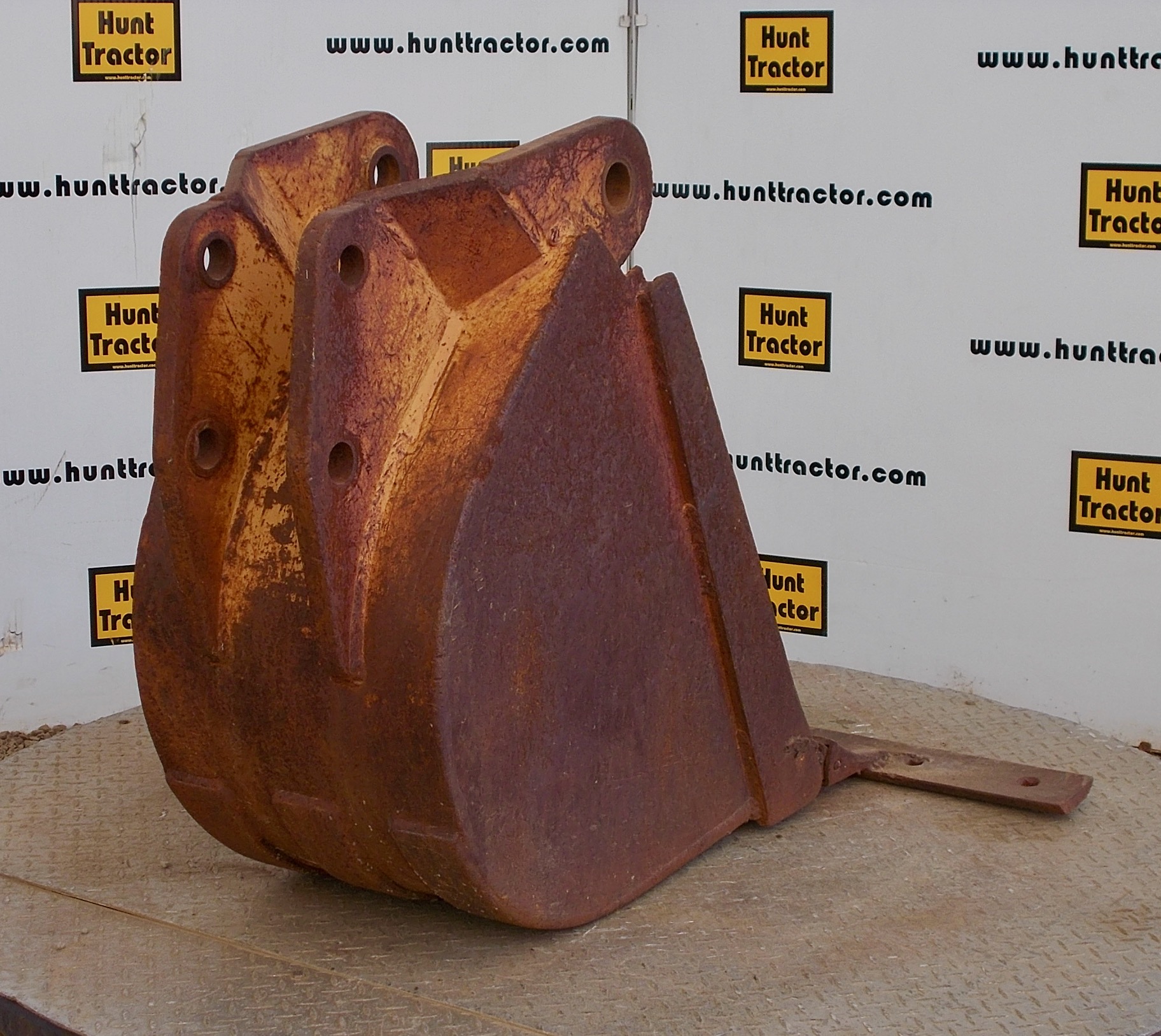 Attachment Zone Used 16" Case 580C PinOn Backhoe Bucket For Sale