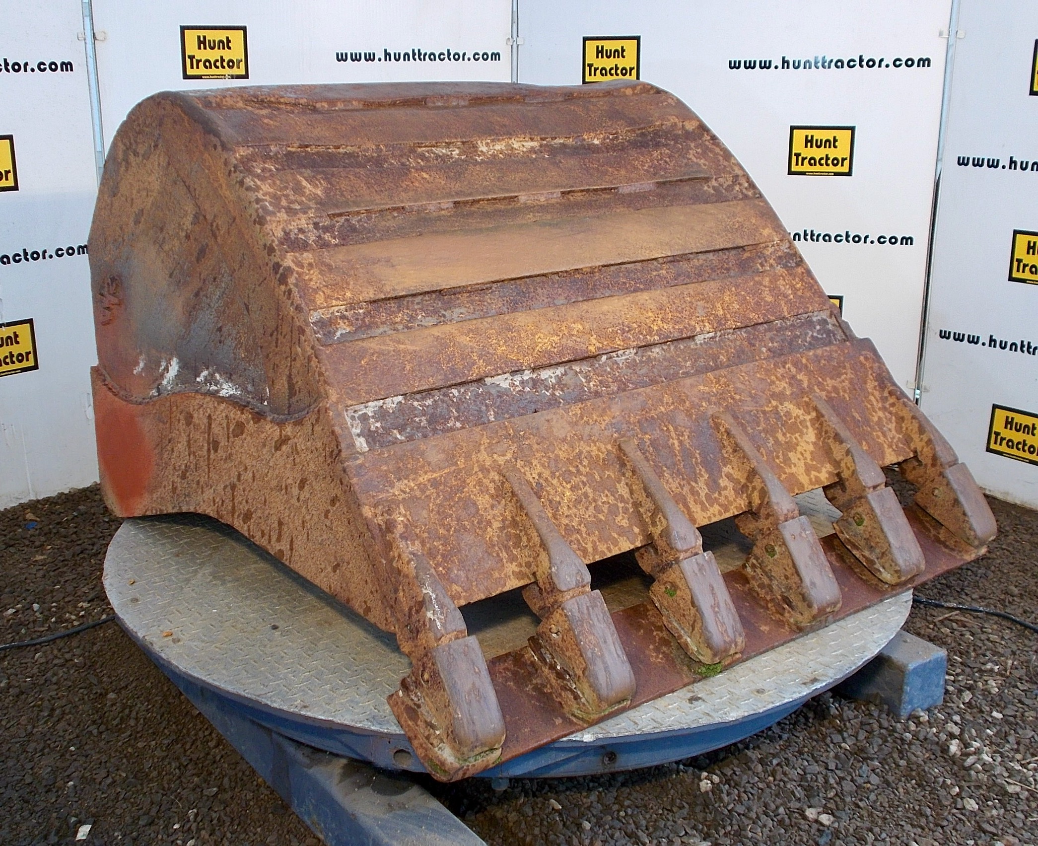 Attachment Zone Used 48" 1/2 Yd WainRoy® Style Excavator Bucket For Sale