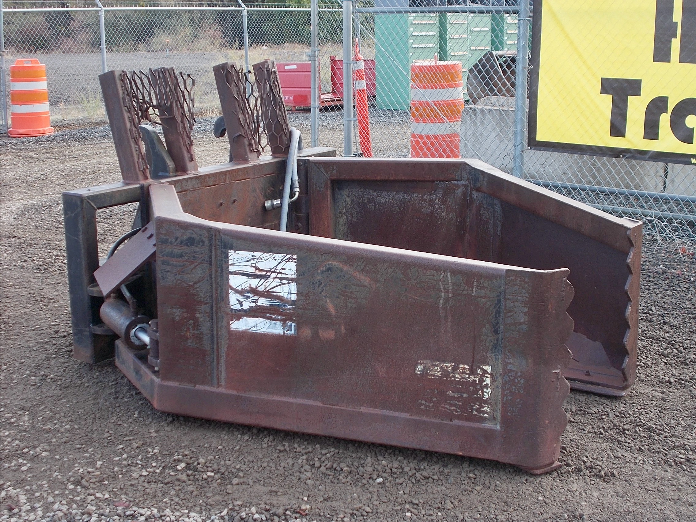Attachment Zone Used IT Hooks Claw Bucket Loader Bucket For Sale
