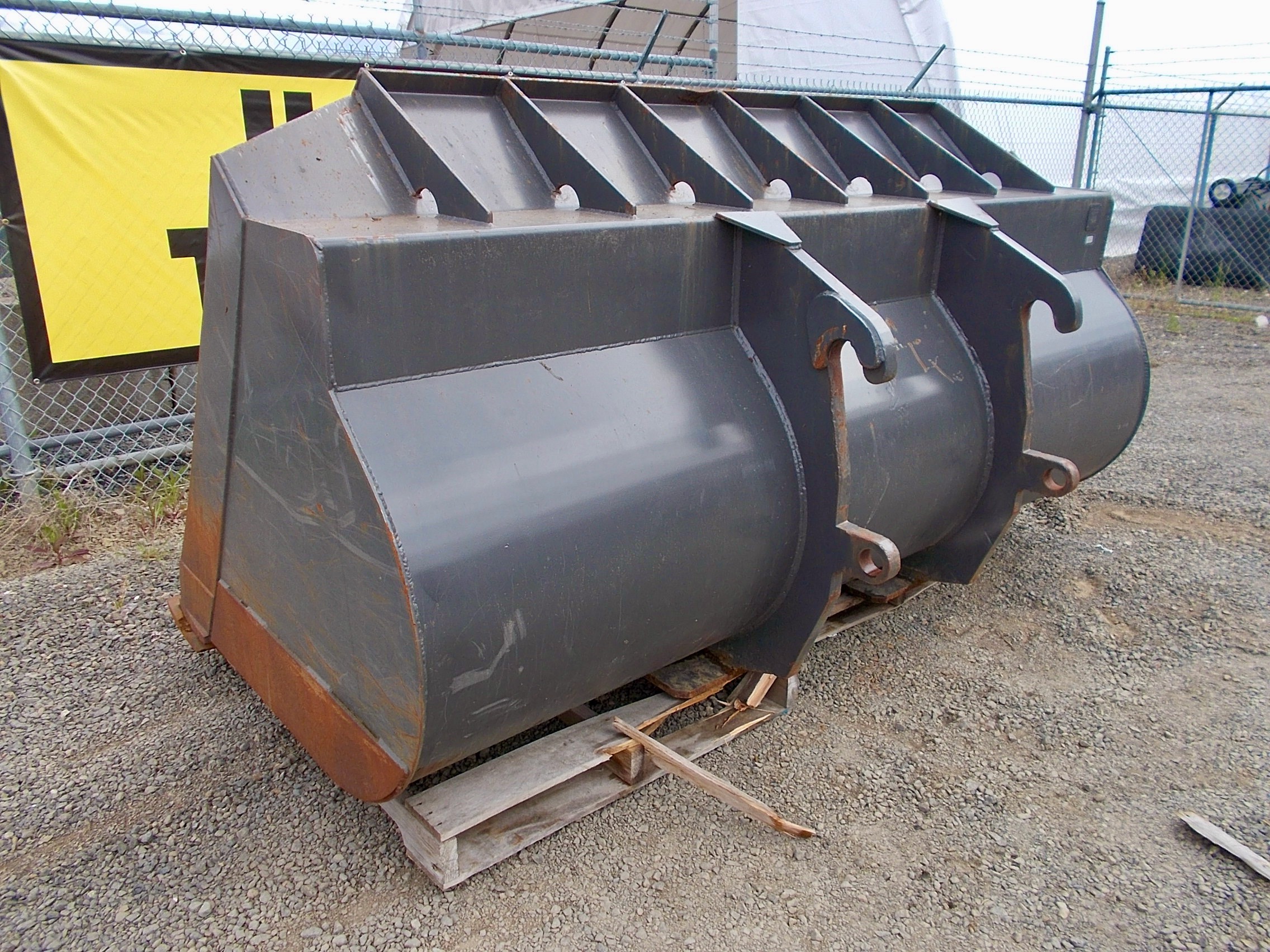 Attachment Zone Used 107" Caterpillar 430DIT JRB 416 Quick Change