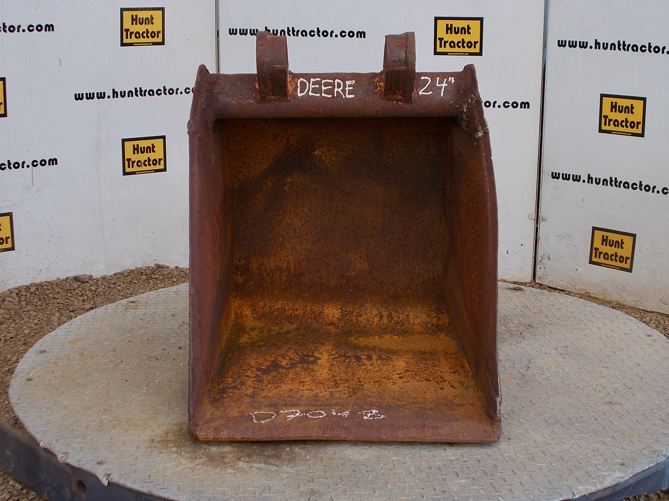 Attachment Zone Used 24" John Deere 310A PinOn Backhoe Bucket For Sale