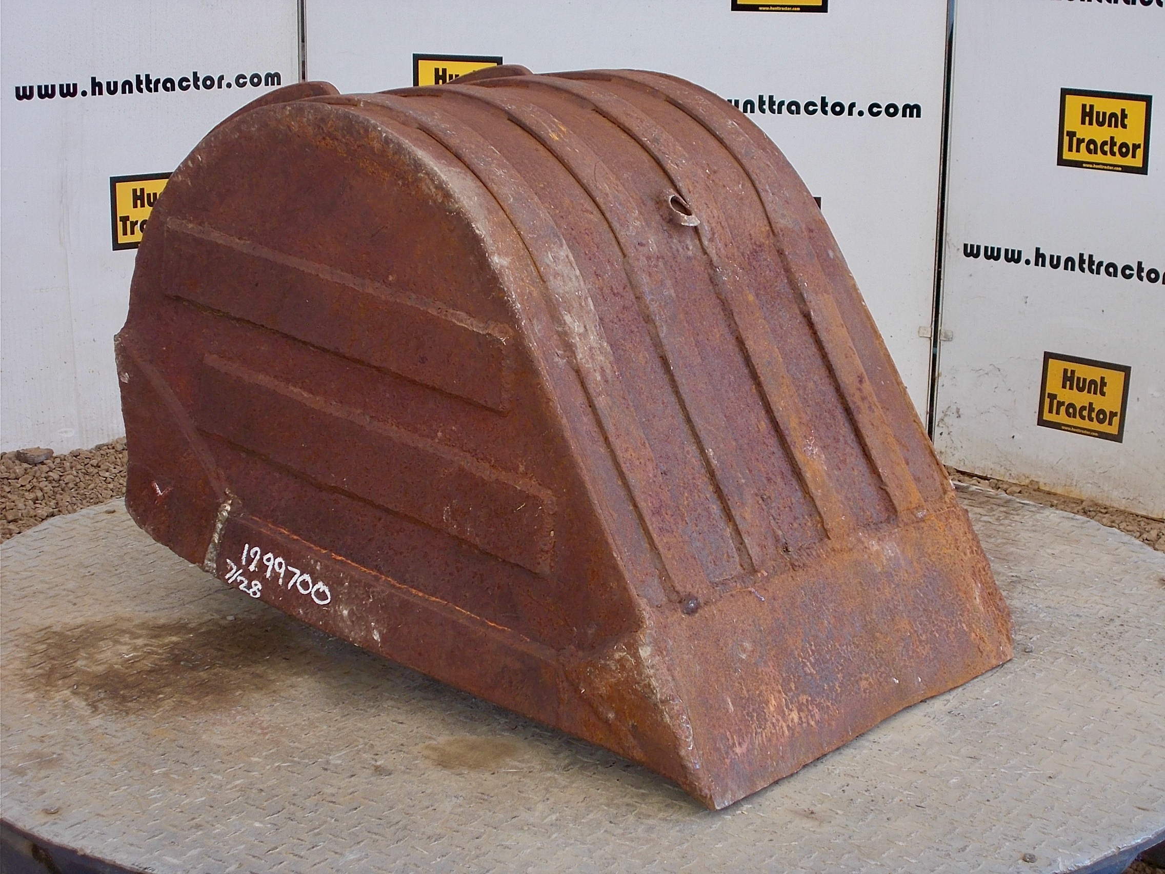 Attachment Zone Used 24" John Deere 310A PinOn Backhoe Bucket For Sale