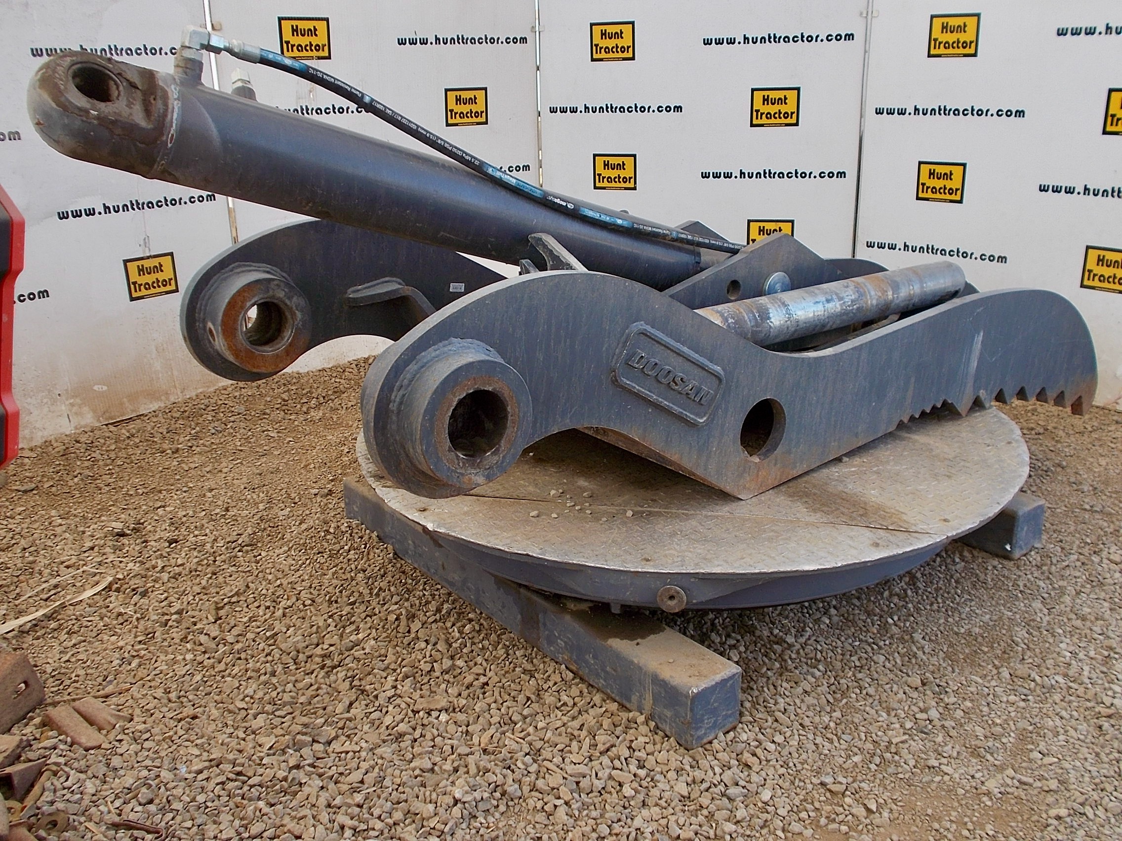 Attachment Zone Used Hydraulic Thumb For Sale