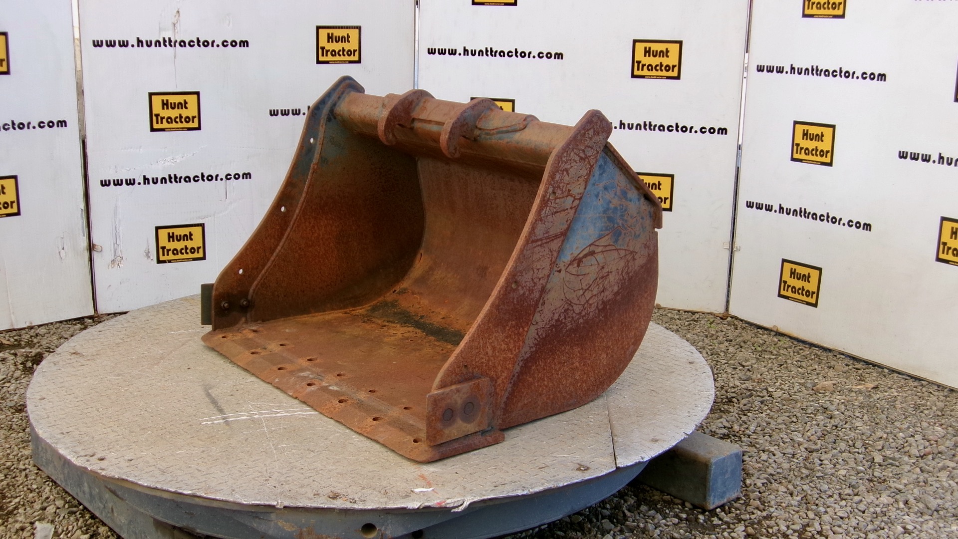 Attachment Zone Used 36" Bobcat 337 Bobcat XChange Class IV MiniExcavator Bucket For Sale